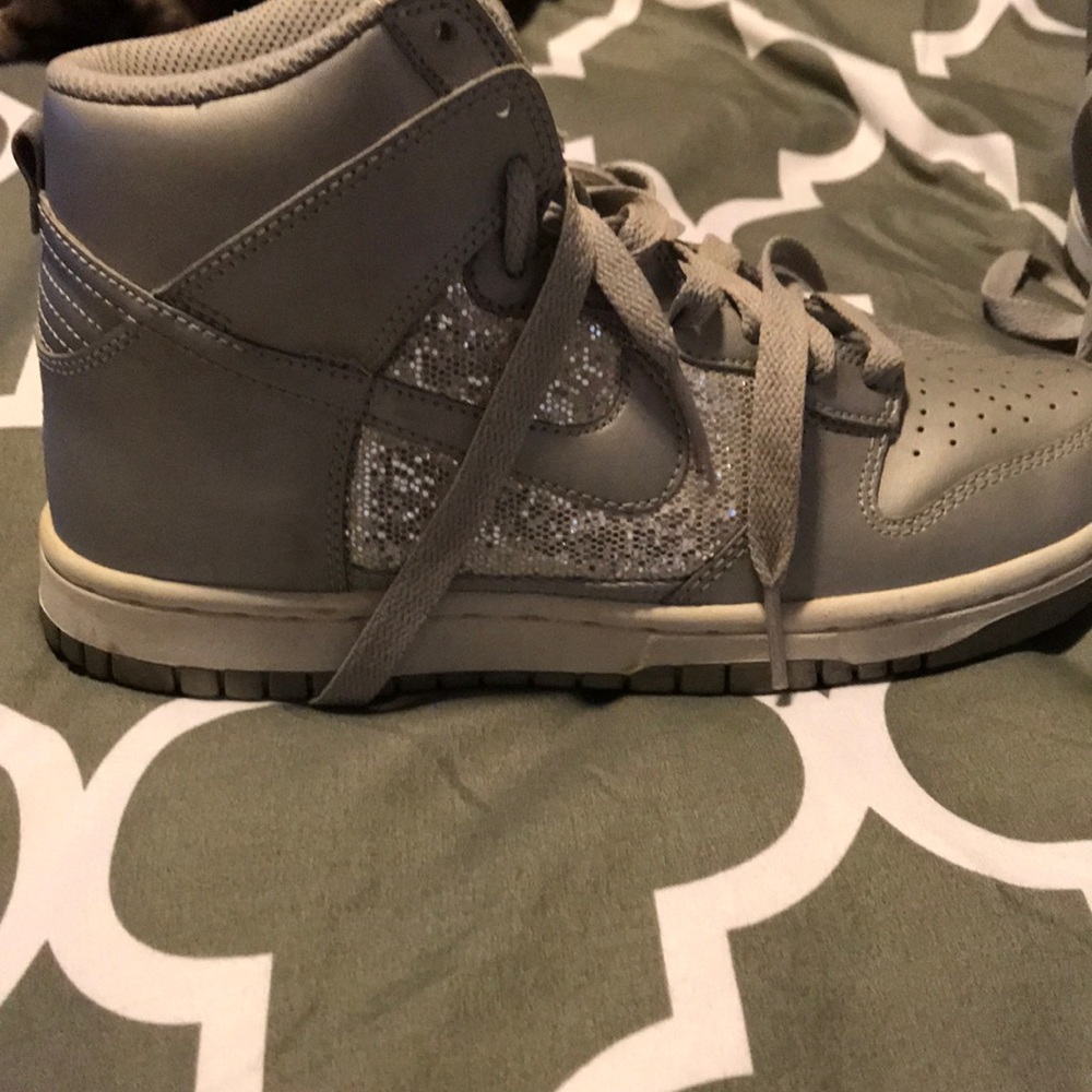 Size 7 Nike